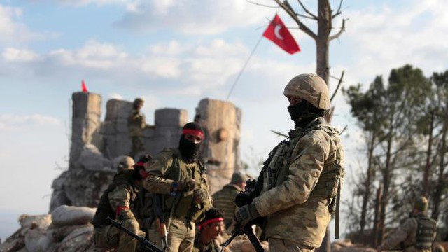 Mỹ càng tung cảnh báo, Thổ Nhĩ Kỳ càng quyết sát cánh quân sự với Nga? - Ảnh 2.