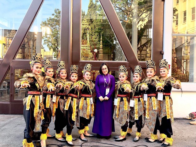 Nghệ thuật Việt Nam được bạn bè quốc tế đánh giá cao tại Liên hoan các dân tộc Asean - Ảnh 3.