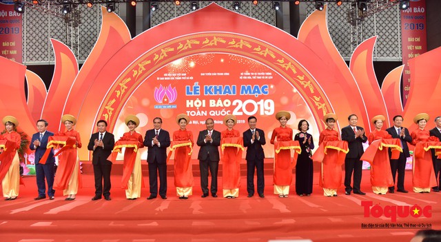 Thủ tướng Nguyễn Xuân Phúc đánh trống Khai mạc Hội báo toàn quốc năm 2019 - Ảnh 5.