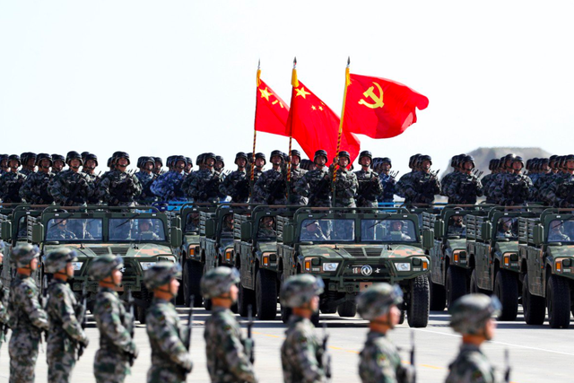 Nhiễu loạn vũ khí khủng của Trung Quốc trong đại lễ duyệt binh mừng Quốc khánh 70 năm - Ảnh 1.