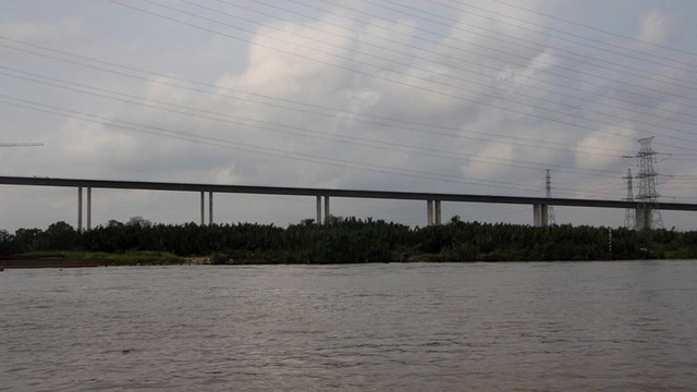 Ảnh: Cầu dây văng tĩnh không cao nhất Việt Nam trên cao tốc Bến Lức - Long Thành - Ảnh 6.