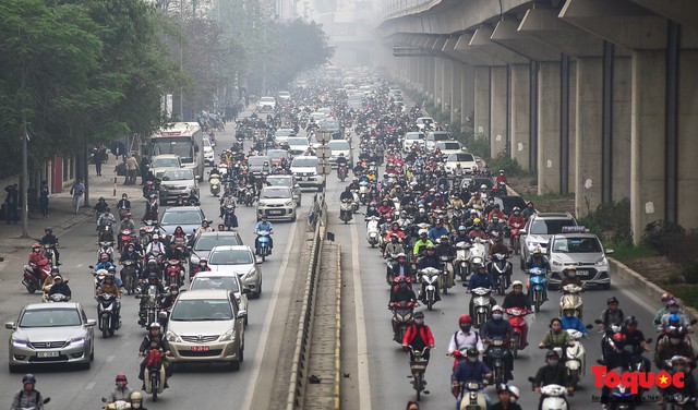 Những ý kiến xung quanh việc cấm xe máy thí điểm trên 2 tuyến đường Nguyễn Trãi, Lê Văn Lương - Ảnh 3.