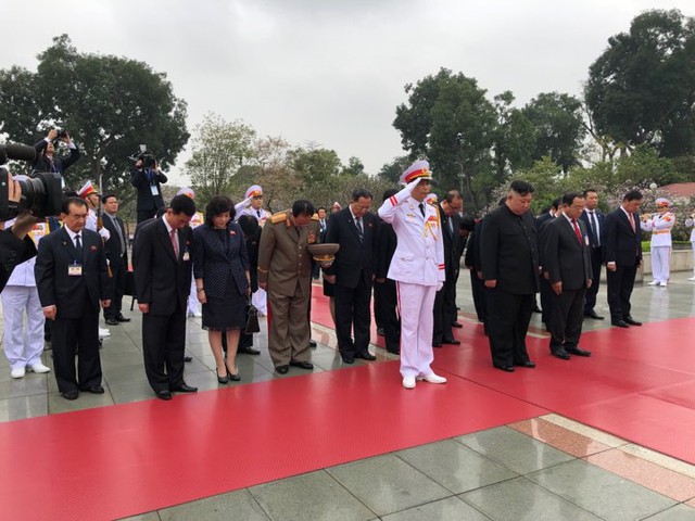Chủ tịch Triều Tiên Kim Jong-un viếng lăng Chủ tịch Hồ Chí Minh - Ảnh 16.