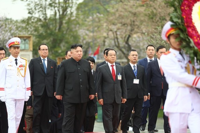 Chủ tịch Triều Tiên Kim Jong-un viếng lăng Chủ tịch Hồ Chí Minh - Ảnh 12.