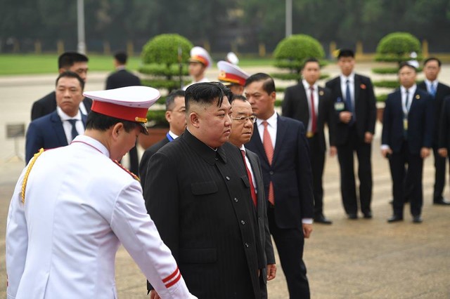 Chủ tịch Triều Tiên Kim Jong-un viếng lăng Chủ tịch Hồ Chí Minh - Ảnh 18.