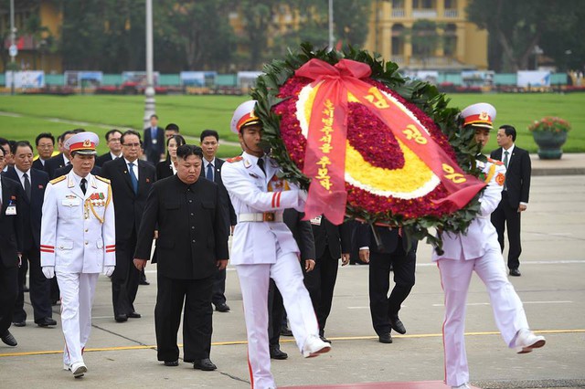 Chủ tịch Triều Tiên Kim Jong-un viếng lăng Chủ tịch Hồ Chí Minh - Ảnh 20.