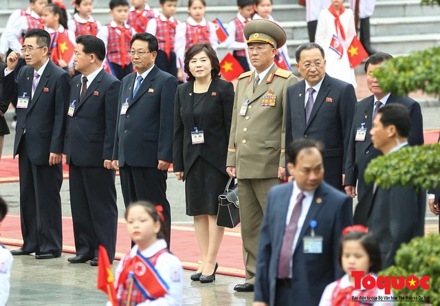 Những bóng hồng quyền lực tháp tùng Chủ tịch Triều Tiên Kim Jong-un tới Hà Nội - Ảnh 13.