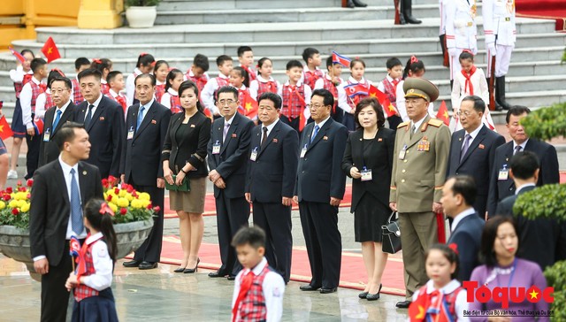 Những bóng hồng quyền lực tháp tùng Chủ tịch Triều Tiên Kim Jong-un tới Hà Nội - Ảnh 1.