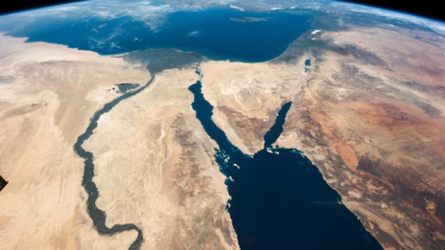 Mặt trận không gian: Trung Đông mở lối đi riêng với Mỹ - Ảnh 1.