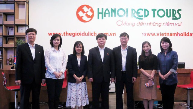 Lần đầu tiên một công ty du lịch hàng đầu Triều Tiên đến Việt Nam gặp gỡ đối tác - Ảnh 1.
