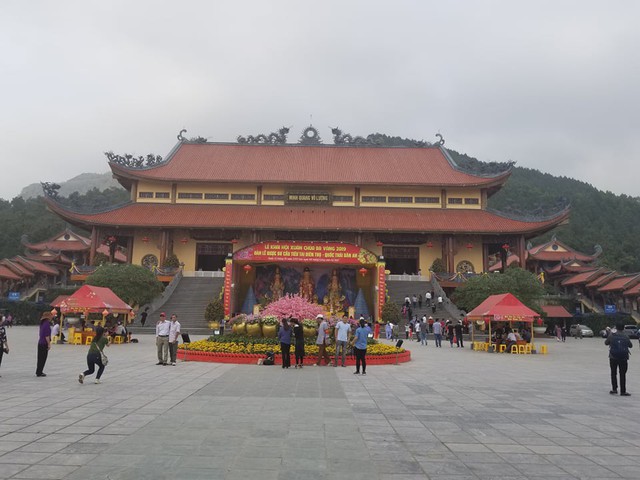 Chủ tịch UBND TP Uông Bí: Đồng thuận quan điểm xử lý nghiêm khắc sư trụ trì chùa Ba Vàng - Ảnh 3.