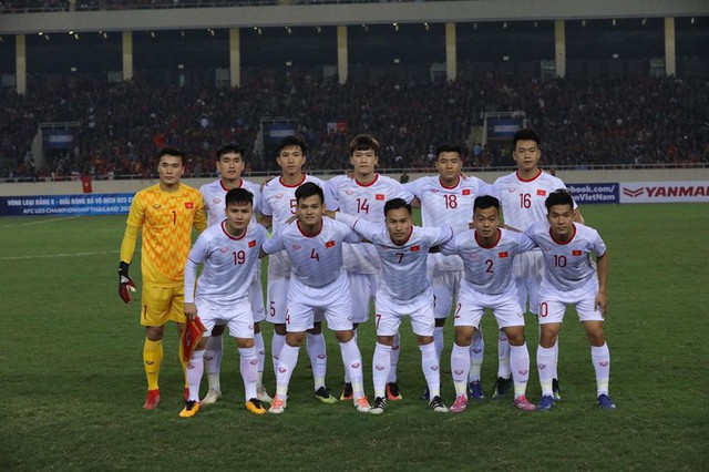 Thủ tướng, Chủ tịch Quốc hội dự khán trận đấu giữa U23 Việt Nam – U23 Indonesia - Ảnh 2.