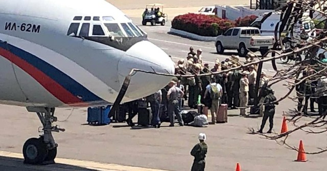 Mỹ gay gắt Nga về máy bay quân sự đến Venezuela - Ảnh 1.