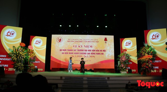 Trường Đại học Văn hóa Hà Nội kỷ niệm 60 năm ngày thành lập và đón nhận Huân chương Lao động hạng Ba - Ảnh 1.