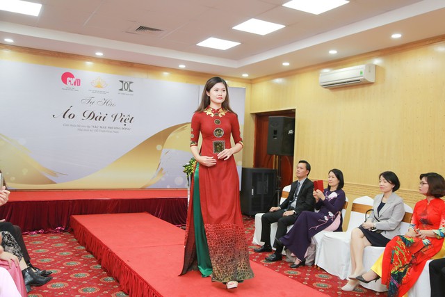 NTK Đỗ Trịnh Hoài Nam ra mẫu áo dài trị giá hàng trăm triệu đồng - Ảnh 5.
