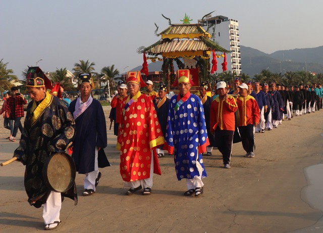 Nhiều hoạt động đặc sắc lễ hội miền biển Sơn Trà - Ảnh 1.