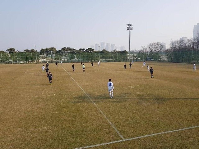 Vừa được tung vào sân, Công Phượng ghi điểm mạnh mẽ với HLV Incheon United  - Ảnh 1.