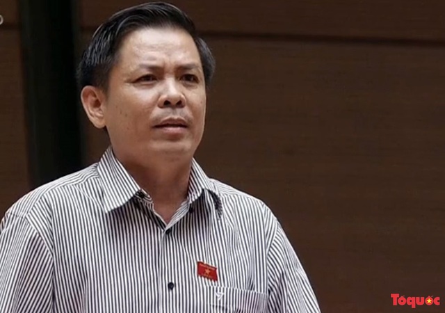 Sau đề xuất người mất bằng lái xe phải thi lại, Bộ trưởng Nguyễn Văn Thể nói gì? - Ảnh 1.