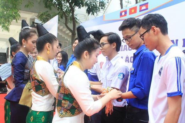 Ngày hội giao lưu văn hóa Việt Nam - Lào - Cam-pu-chia - Ảnh 2.