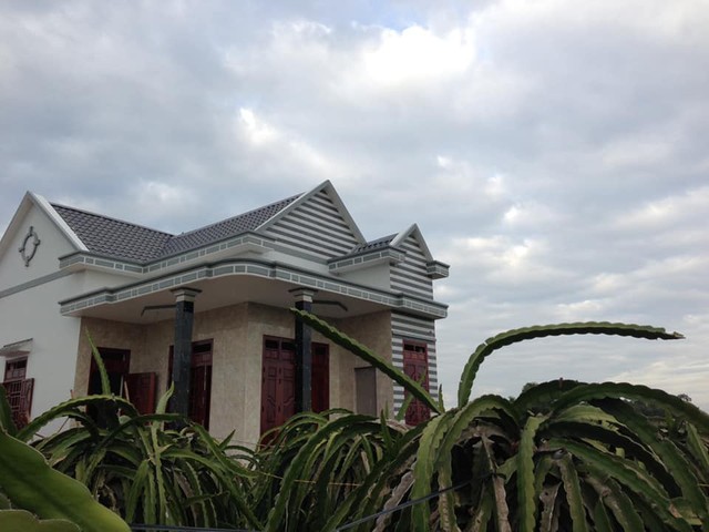 Vy Oanh trải lòng 10 năm trước ở nhà cấp 4 giờ đã thành  biệt thự giữa làng và câu chuyện ít ai biết - Ảnh 2.