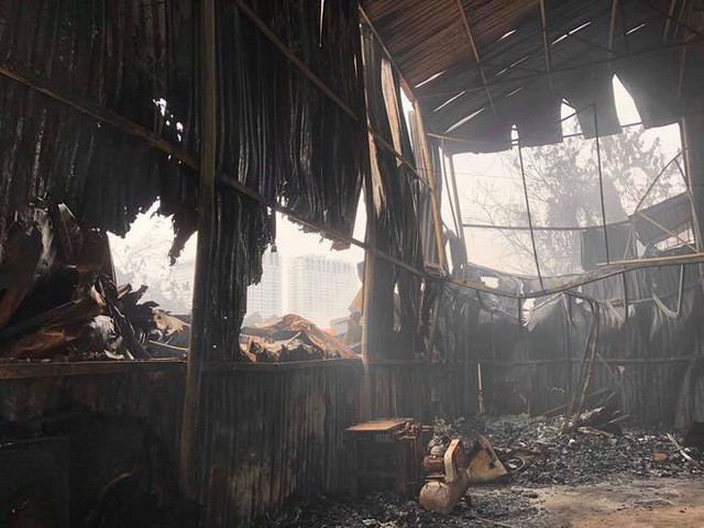Phó Thủ tướng yêu cầu làm rõ nguyên nhân vụ cháy nhà xưởng làm 8 người chết và mất tích - Ảnh 1.