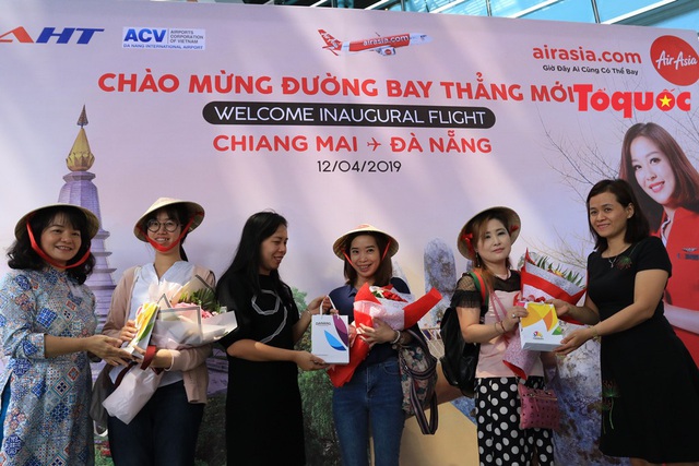 Đà Nẵng chào đón chuyến bay AirAsia đầu tiên từ Chiang Mai - Ảnh 1.