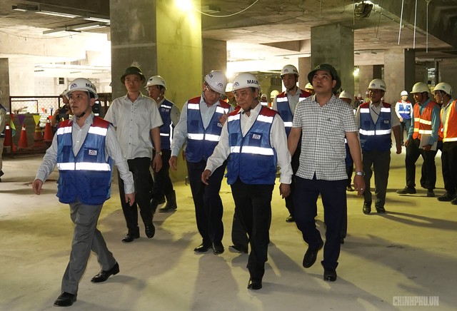 Thủ tướng thị sát dự án tuyến metro đầu tiên của TPHCM - Ảnh 5.