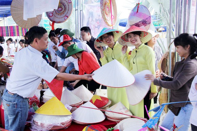 Hà Nội: Tổ chức nhiều hoạt động văn hóa tôn vinh nghệ nhân, quảng bá làng nghề, phố nghề - Ảnh 1.