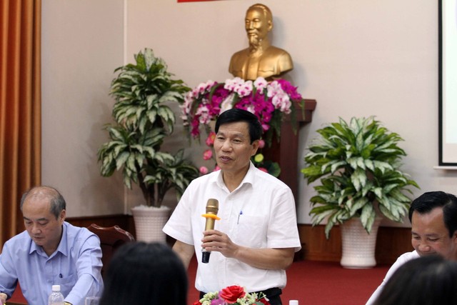 Bộ trưởng Nguyễn Ngọc Thiện thăm và làm việc tại Trung tâm Huấn luyện Thể thao Quốc gia TP.HCM   - Ảnh 1.