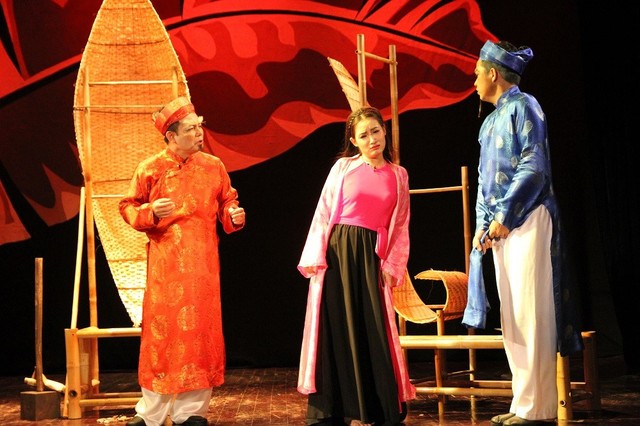 Nghêu Sò Ốc Hến của Nhà hát Kịch Việt Nam gây ấn tượng tại Diễn đàn người Việt có tầm ảnh hưởng toàn cầu ở Pháp - Ảnh 1.