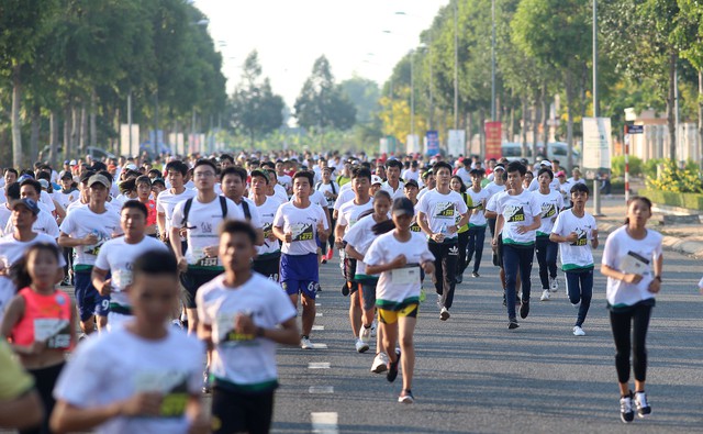 Hàng ngàn vận động viên tham gia giải Marathon quốc tế Hậu Giang 2019 - Ảnh 1.