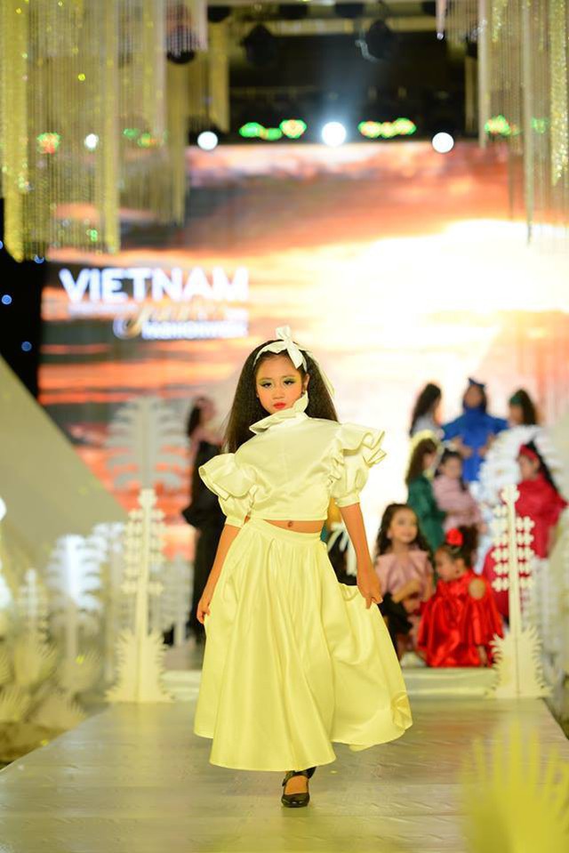 Tuần lễ Thời trang trẻ em quốc tế Việt Nam 2019 mang đậm nét văn hóa của các quốc gia trên thế giới - Ảnh 2.