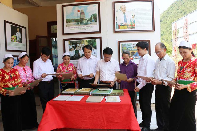 Triển lãm Hoàng Sa, Trường Sa của Việt Nam - Những bằng chứng lịch sử và pháp lý tại Hòa Bình - Ảnh 1.