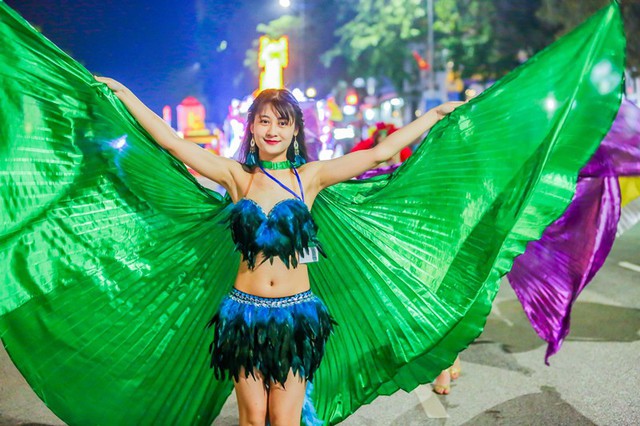 Hơn 200 nghệ sĩ Việt Nam và quốc tế sẽ diễu hành Carnaval bên bờ biển Bãi Cháy - Ảnh 2.