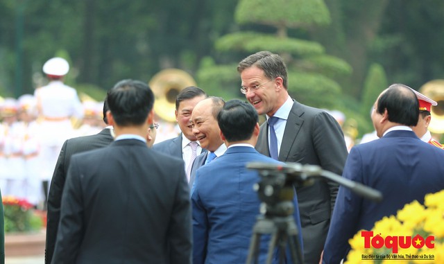 Thủ tướng Nguyễn Xuân Phúc chủ trì lễ đón chính thức Thủ tướng Vương quốc Hà Lan  - Ảnh 8.