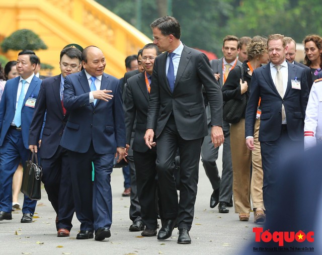 Thủ tướng Nguyễn Xuân Phúc chủ trì lễ đón chính thức Thủ tướng Vương quốc Hà Lan  - Ảnh 9.