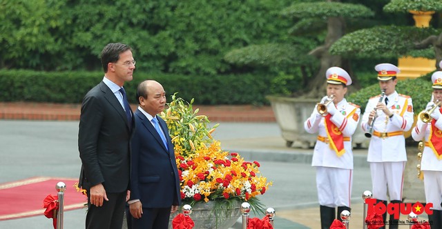 Thủ tướng Nguyễn Xuân Phúc chủ trì lễ đón chính thức Thủ tướng Vương quốc Hà Lan  - Ảnh 5.