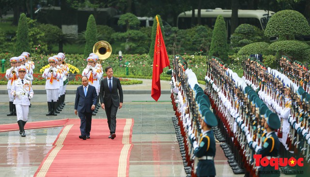 Thủ tướng Nguyễn Xuân Phúc chủ trì lễ đón chính thức Thủ tướng Vương quốc Hà Lan  - Ảnh 6.