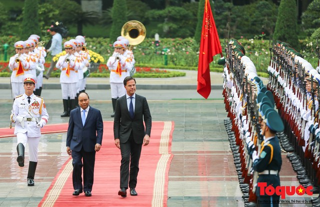 Thủ tướng Nguyễn Xuân Phúc chủ trì lễ đón chính thức Thủ tướng Vương quốc Hà Lan  - Ảnh 7.
