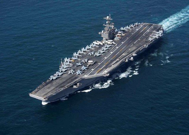 Sức ép thép với Iran, tàu chiến Mỹ sẵn sàng tới Hormuz nếu cần - Ảnh 1.