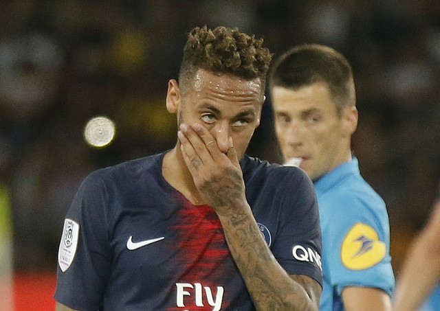 Neymar nóng mặt với fan: Tiếp tục lĩnh án nặng - Ảnh 1.