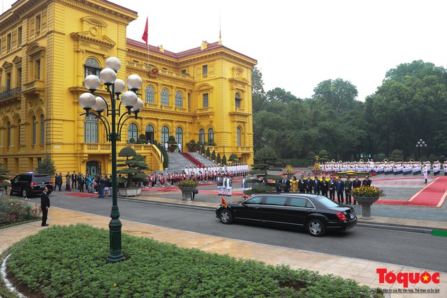 Thủ tướng Nepal đến thăm chính thức Việt Nam và dự Đại lễ  Phật đản Vesak 2019 - Ảnh 1.
