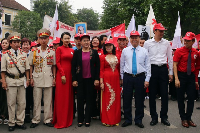 Chủ tịch Quốc hội Nguyễn Thị Kim Ngân, Phó Thủ tướng Vũ Đức Đam khởi động “Tháng Nhân đạo” 2019 - Ảnh 3.