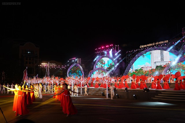 Hình ảnh Thủ tướng dự khai mạc Lễ hội Hoa phượng đỏ - Hải Phòng 2019 - Ảnh 7.