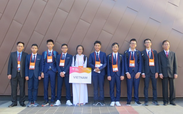 Tám thí sinh Đội tuyển quốc gia Việt Nam đều đoạt giải Olympic Vật lí châu Á 2019 - Ảnh 1.