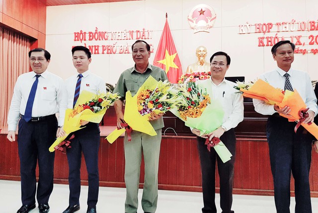 HĐND TP Đà Nẵng miễn nhiệm nhiều chức danh Ủy viên UBND thành phố - Ảnh 2.