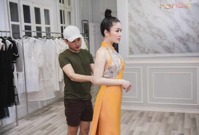 Hoa hậu Tuyết Nga tham dự LHP Cannes bằng 50kg trang phục  - Ảnh 3.