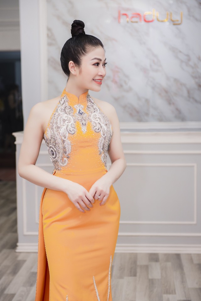Hoa hậu Tuyết Nga tham dự LHP Cannes bằng 50kg trang phục  - Ảnh 7.