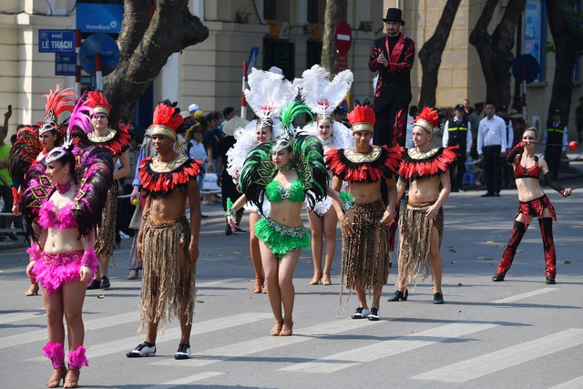 Hà Nội lần thứ 2 tổ chức Carnival đường phố quanh phố đi bộ Hồ Gươm - Ảnh 15.
