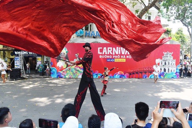 Hà Nội lần thứ 2 tổ chức Carnival đường phố quanh phố đi bộ Hồ Gươm - Ảnh 13.